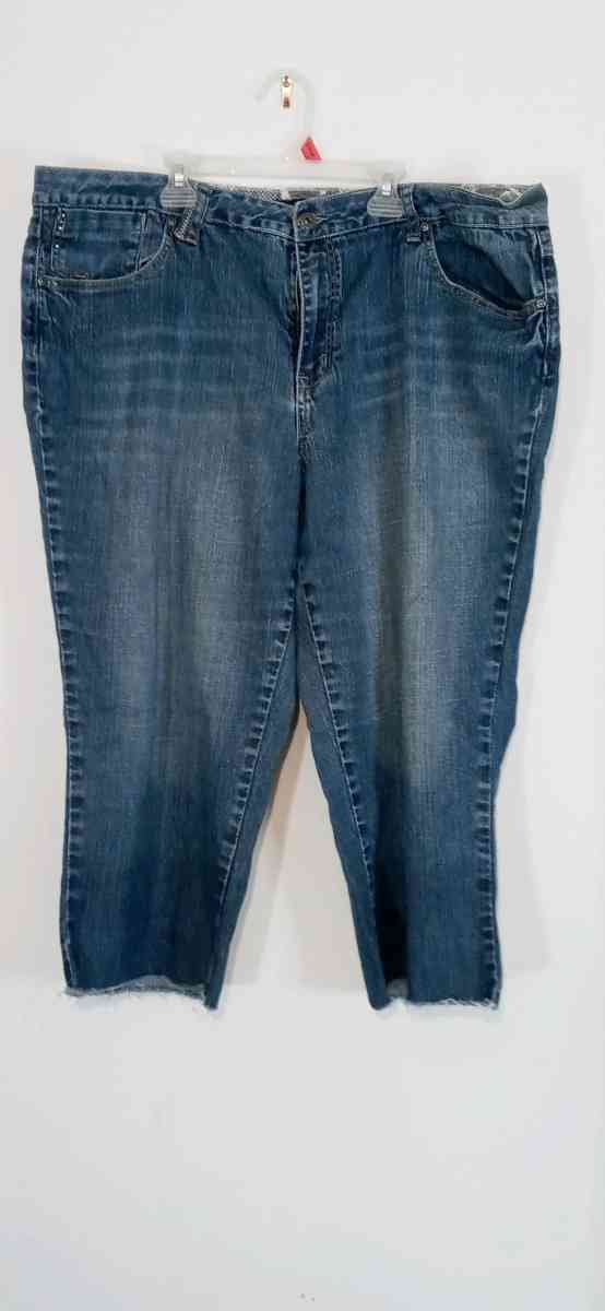 Womens Denim Capris 24