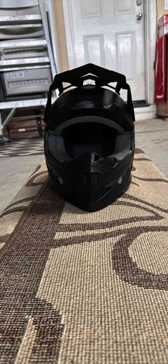dirt bike helmet
