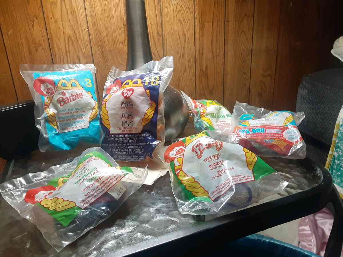 McDonalds 1996 vnt toys still in their packages