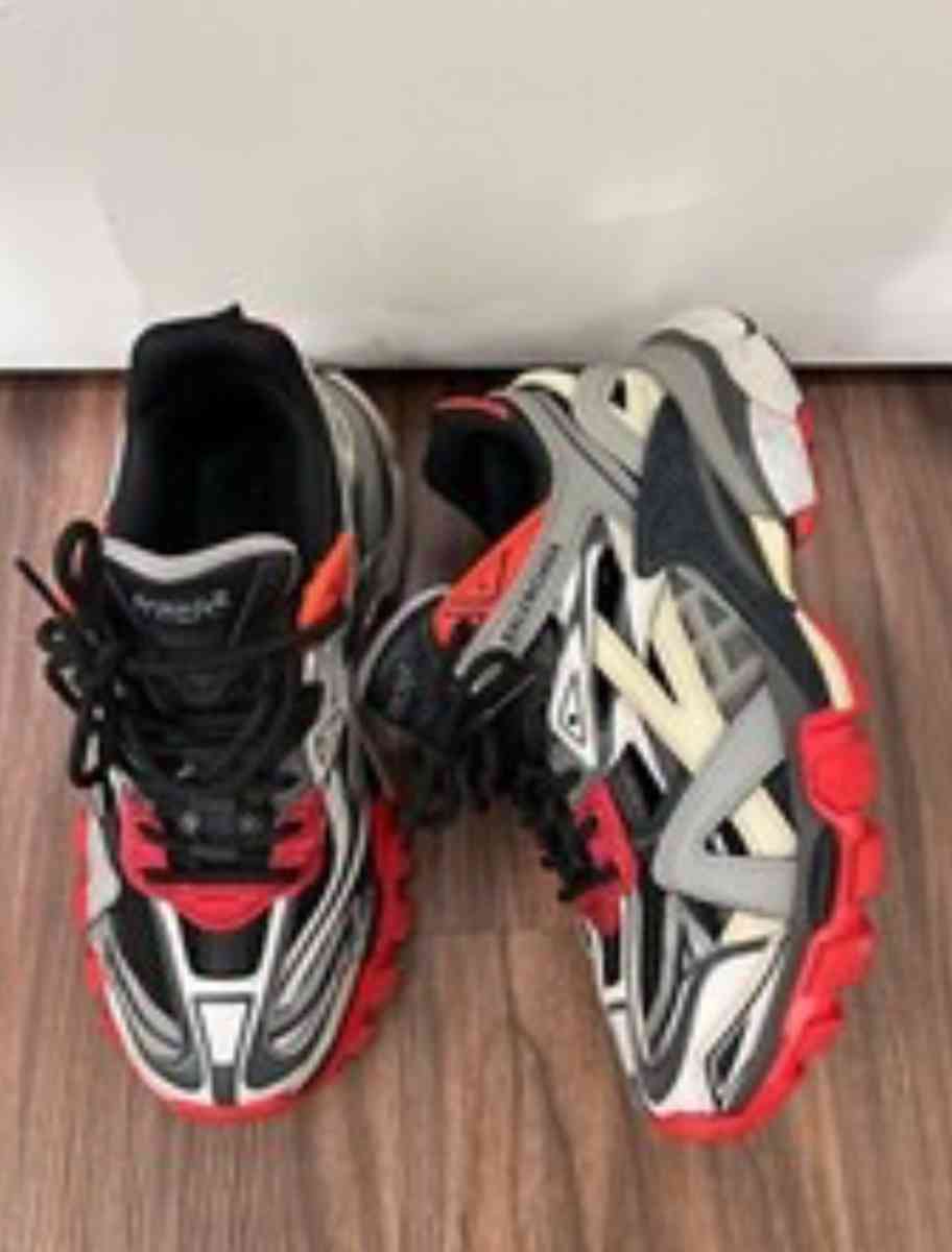 balenciaga track runner