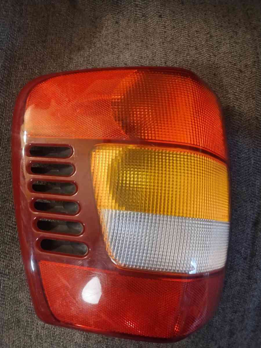 20032004 JEEP GRAND CHEROKEE Driver Side Left Rear Brake Tai