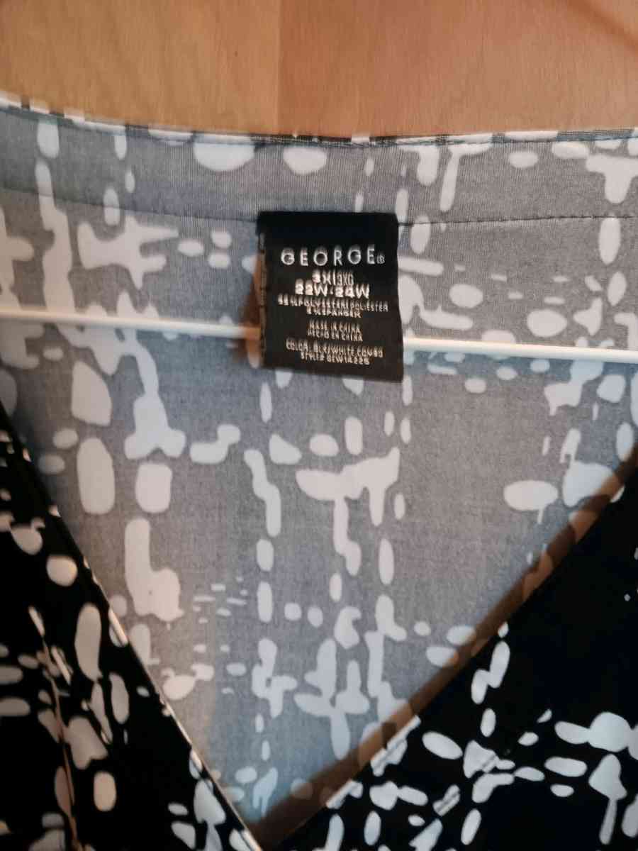George brand Black and white pattern blouse