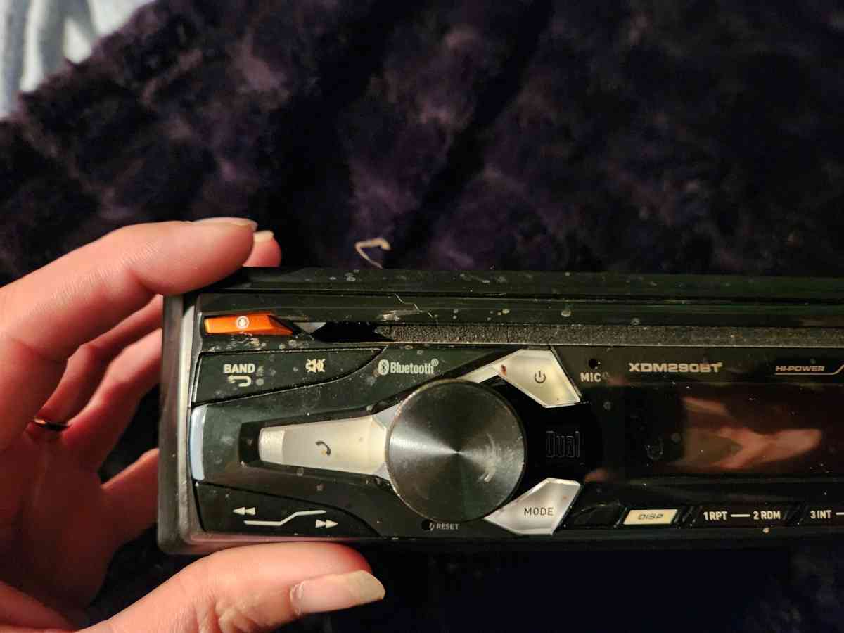 Stereo deck for a vehicle