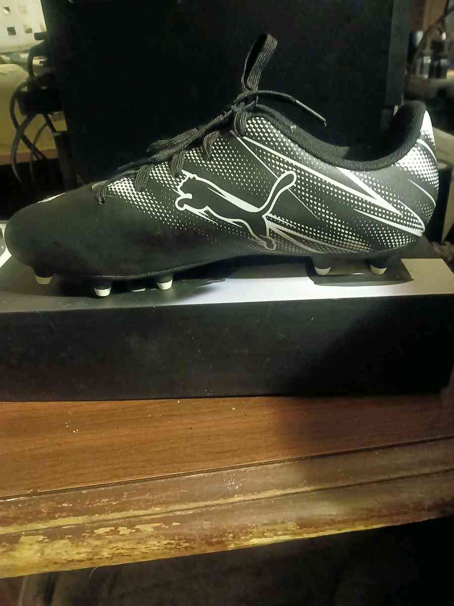 unisex youth soccer cleats