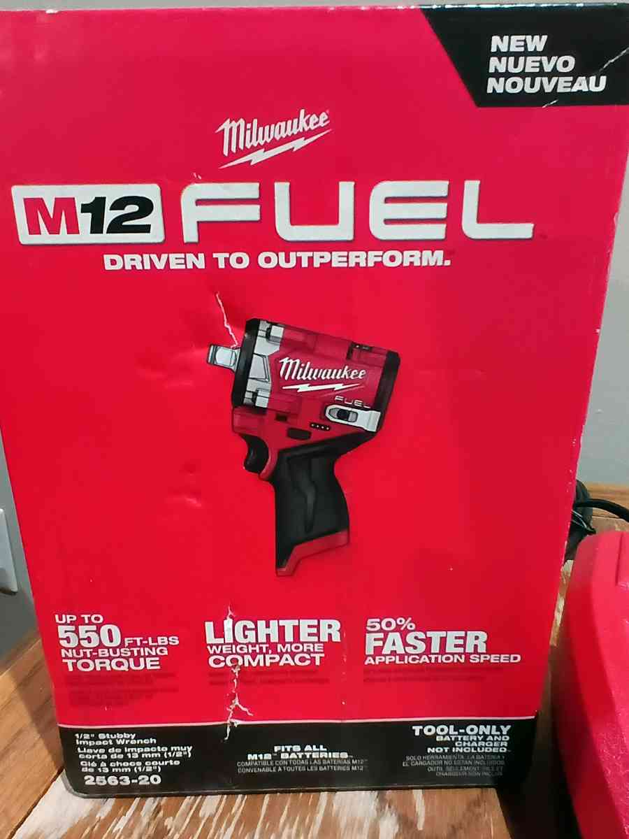 Milwaukee M12 half inch snubby compact impact and charger