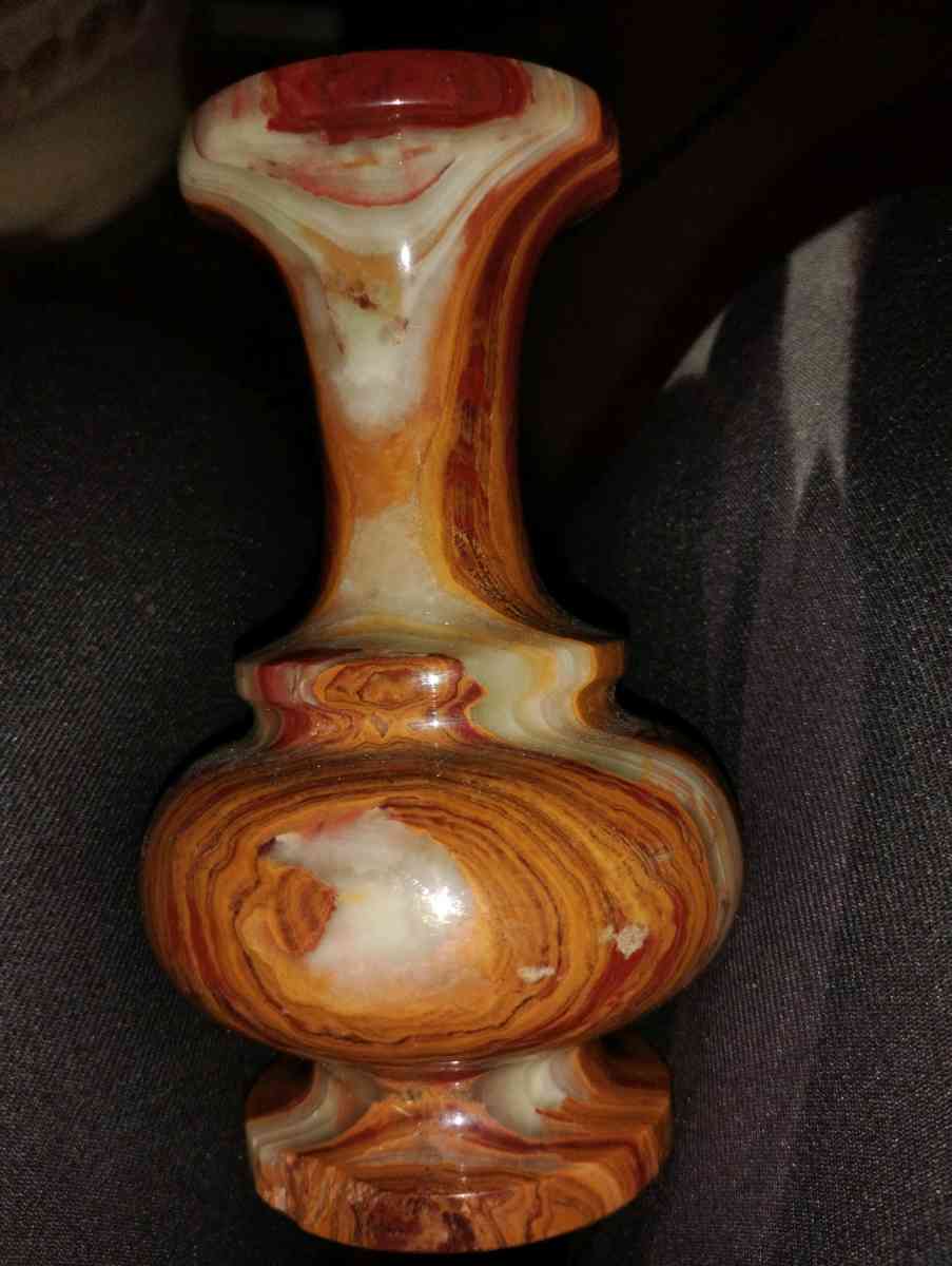 onyx swirl single bed vase