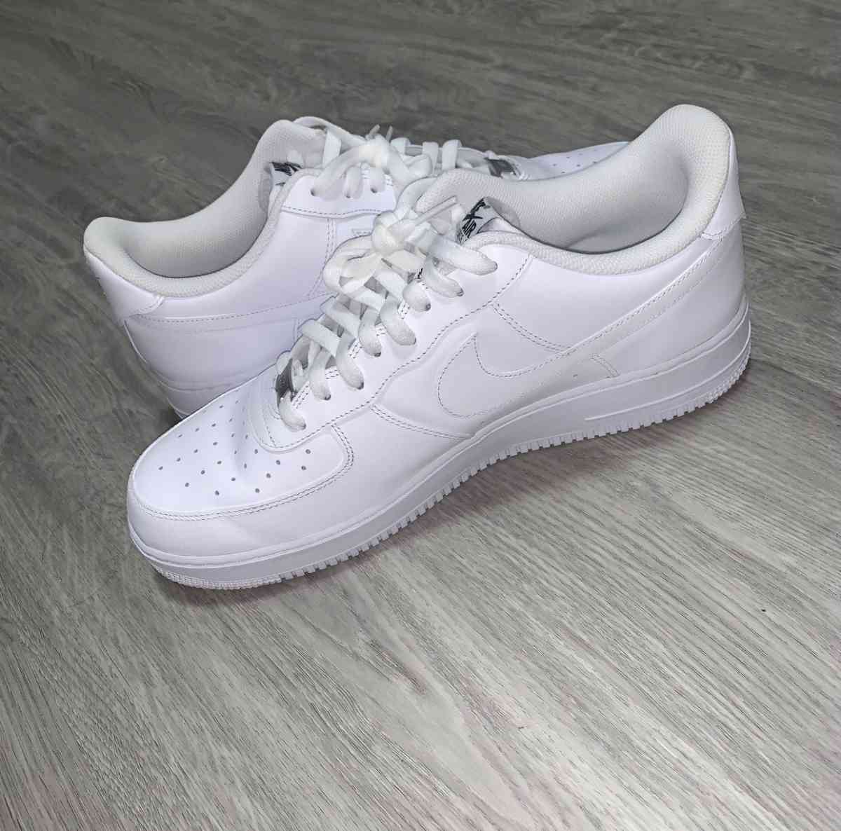 Nike Dunk plane white