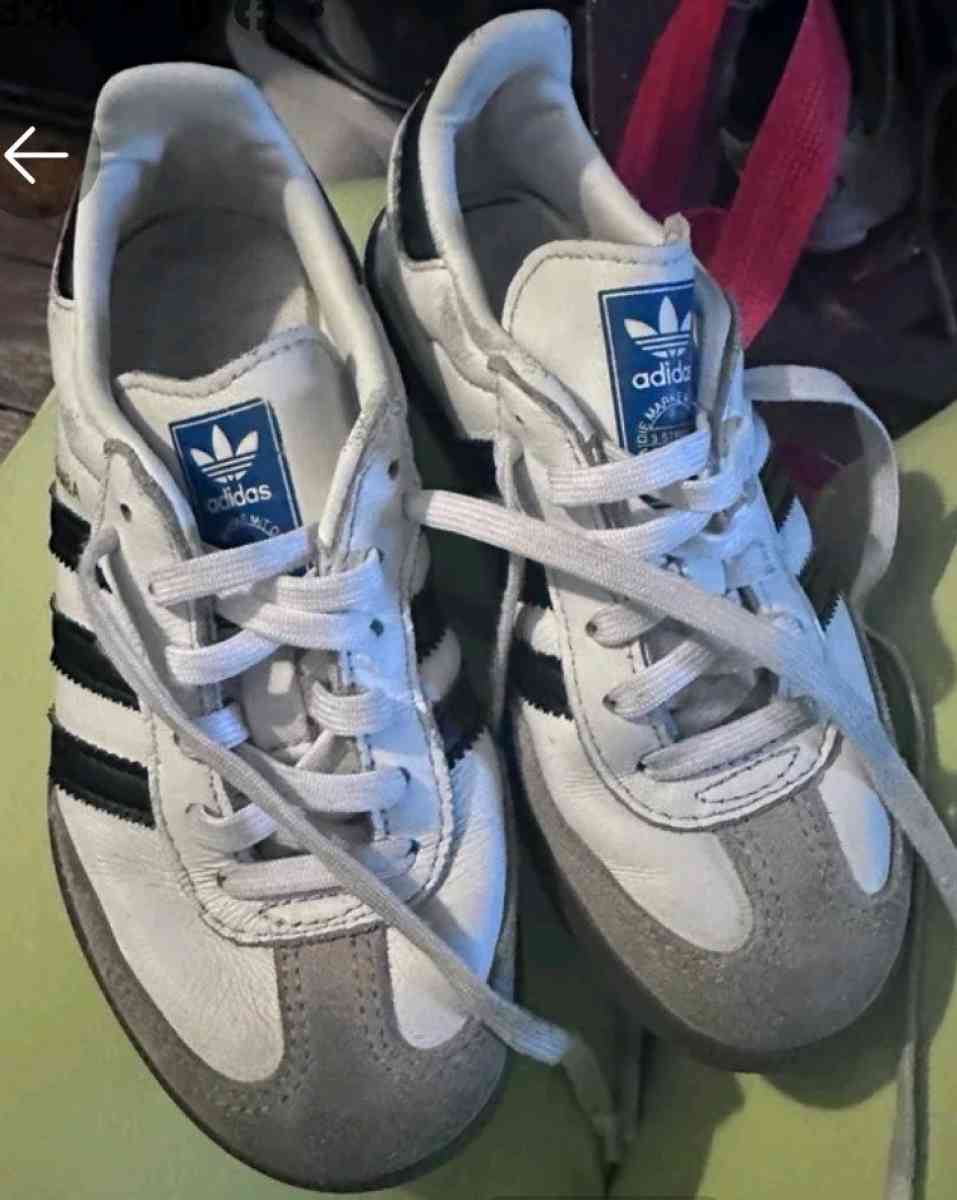 Adidas Sumbus Unisex Size 12 Half Gently Worn