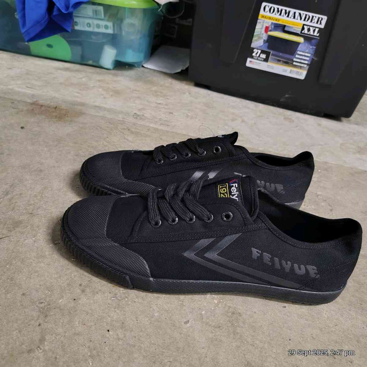 mens casual black shoe