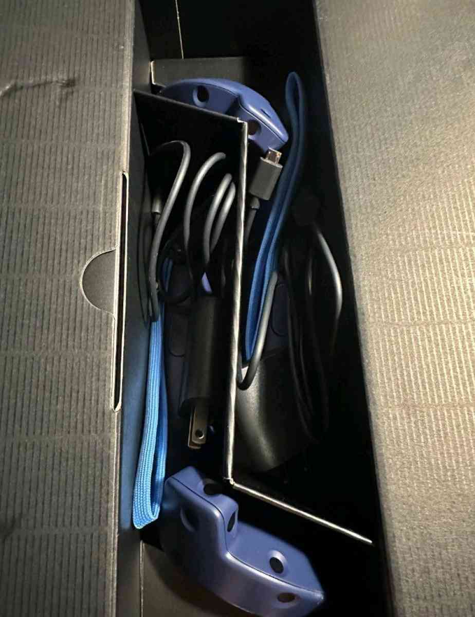 HTC vive pro 2 full kit new