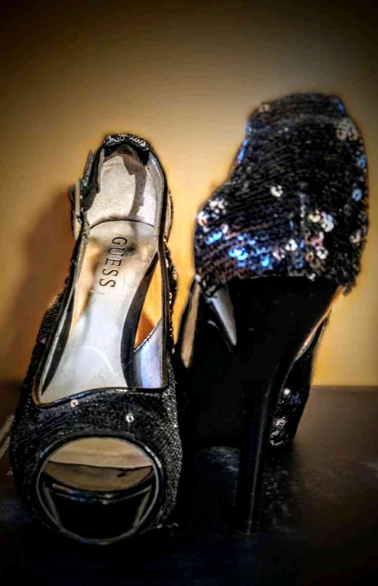 The Vintage Guess Black Sequence Open Toe heels size 6