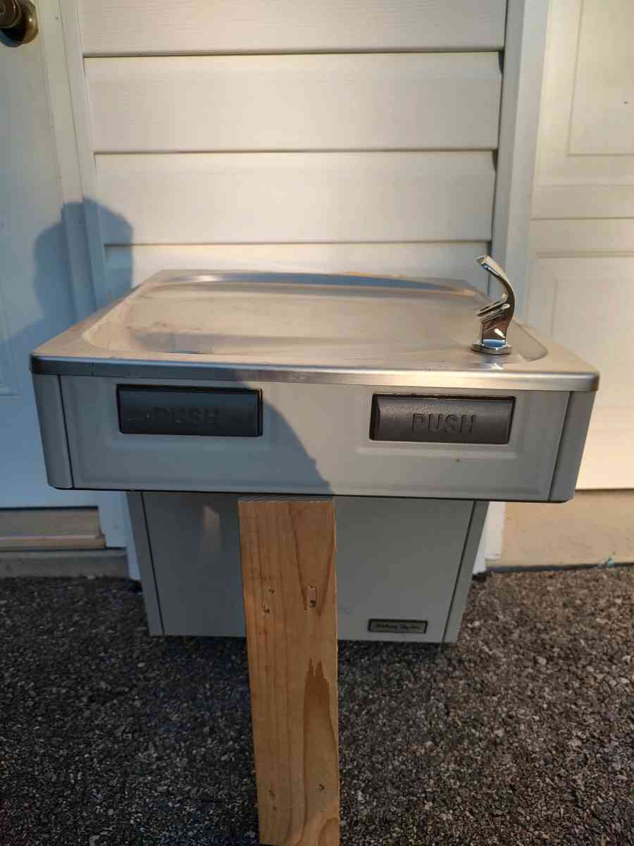 wall mount water fountain