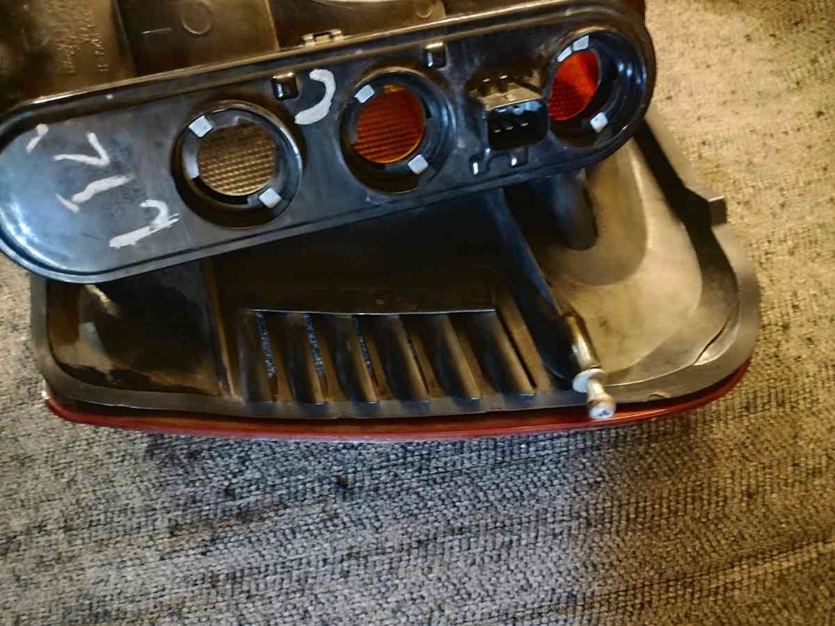 20032004 JEEP GRAND CHEROKEE Driver Side Left Rear Brake Tai