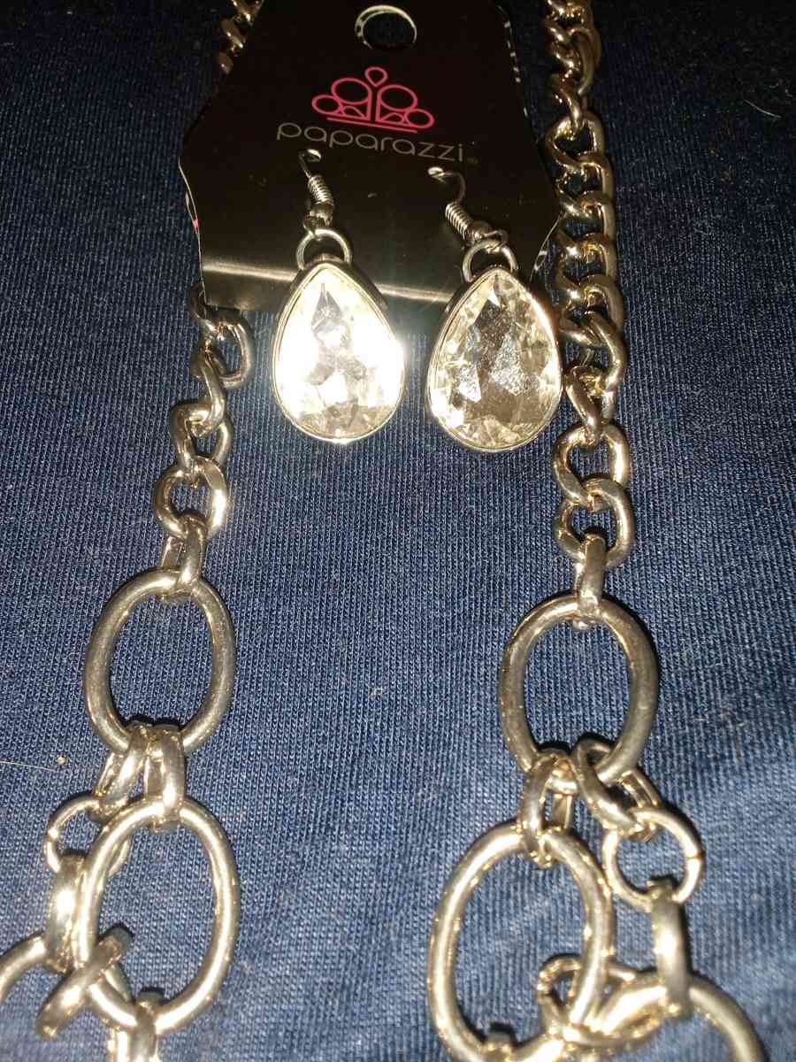 necklace and earrings set