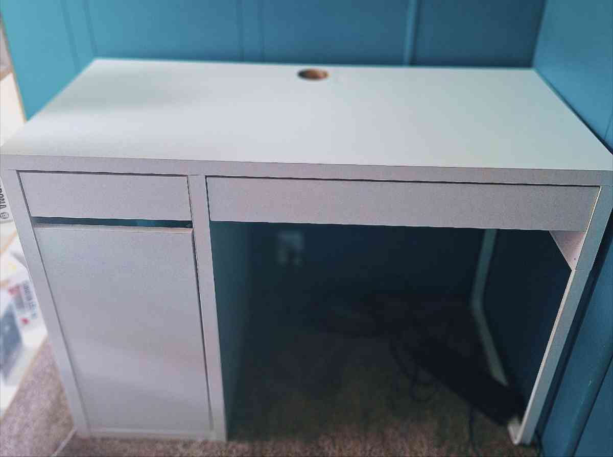 white desk