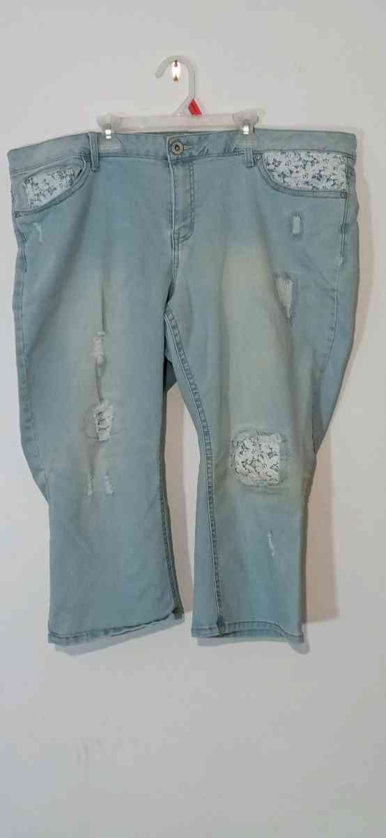 Womens Denim Capris 22w