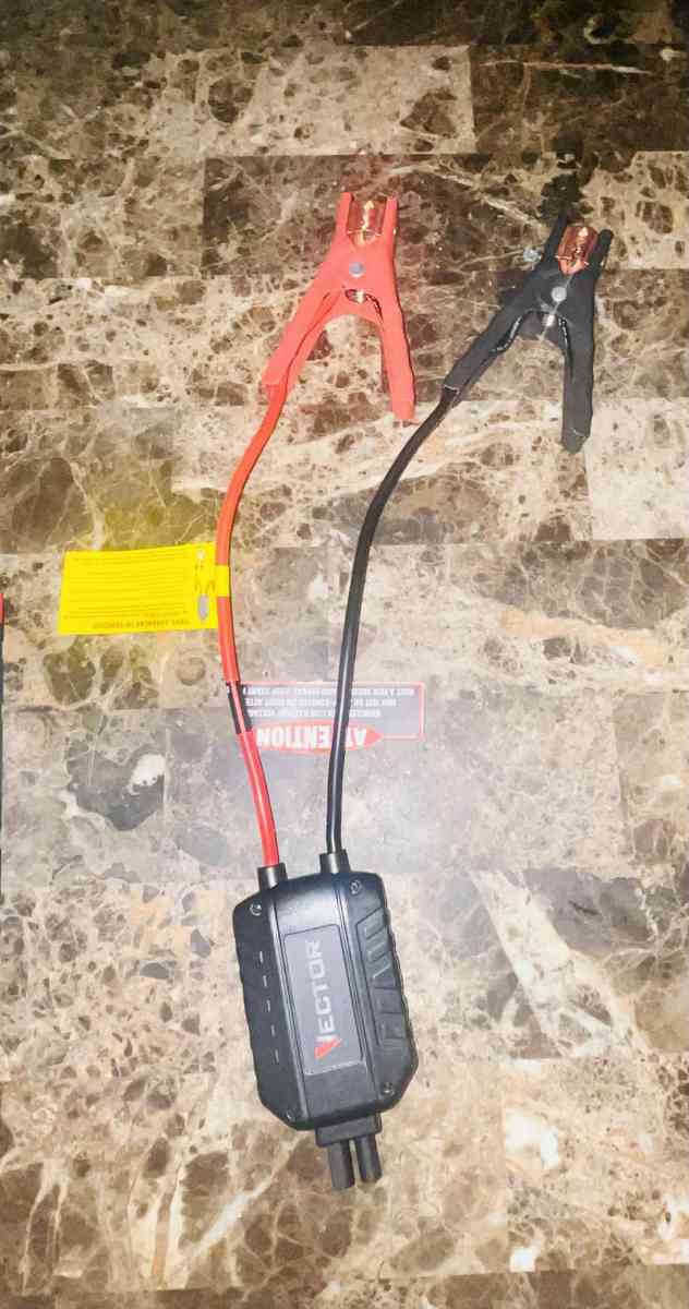 The VECTOR SS16LV 1600 Peak Amp LiIon Jump Starter Portable