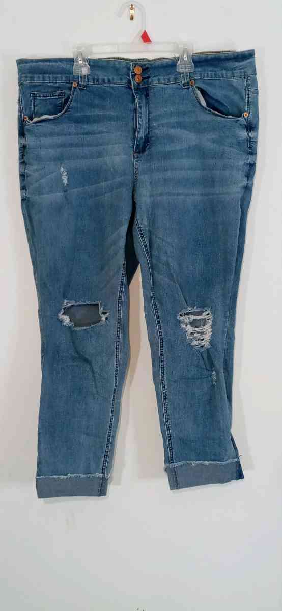 Womens Denim Stretch MidRise Capris