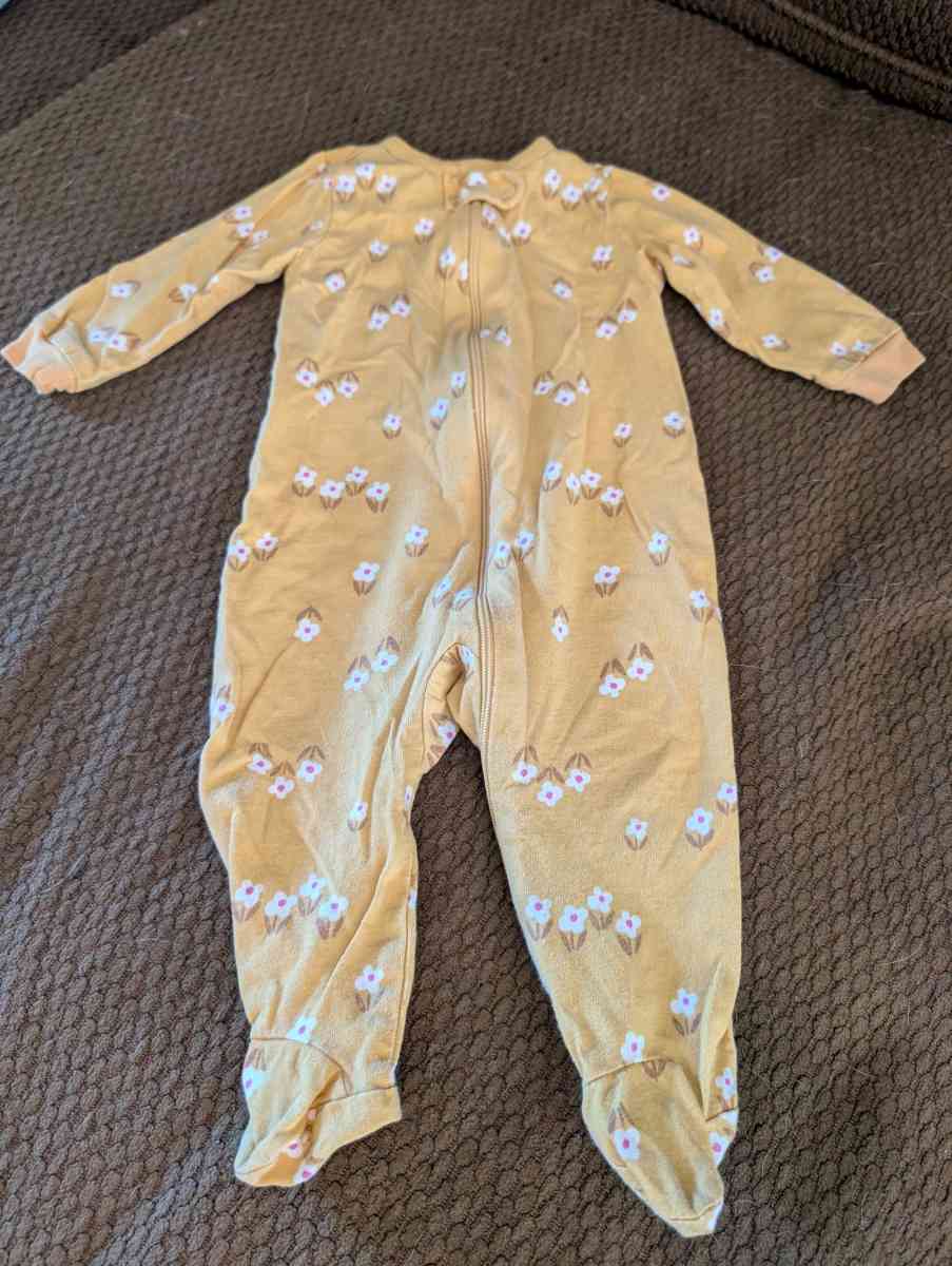 Baby yellow sleepsuit with feet and hat