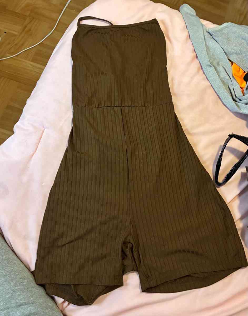 dresses and rompers sz small