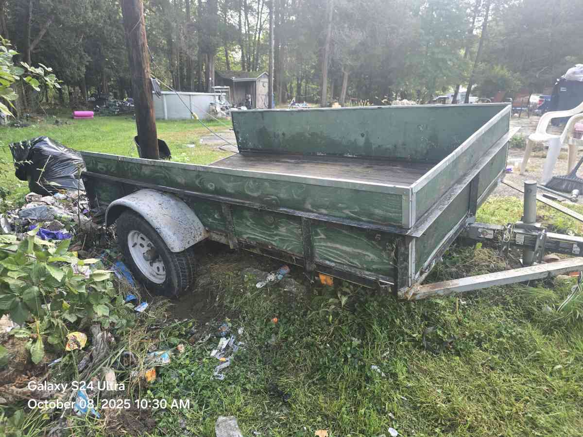 2012 5x8 Utility Trailer
