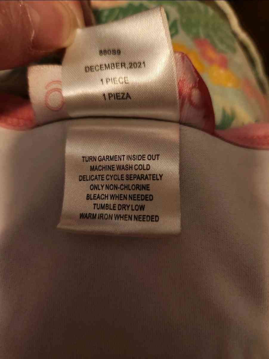 Girl dress with flamingos