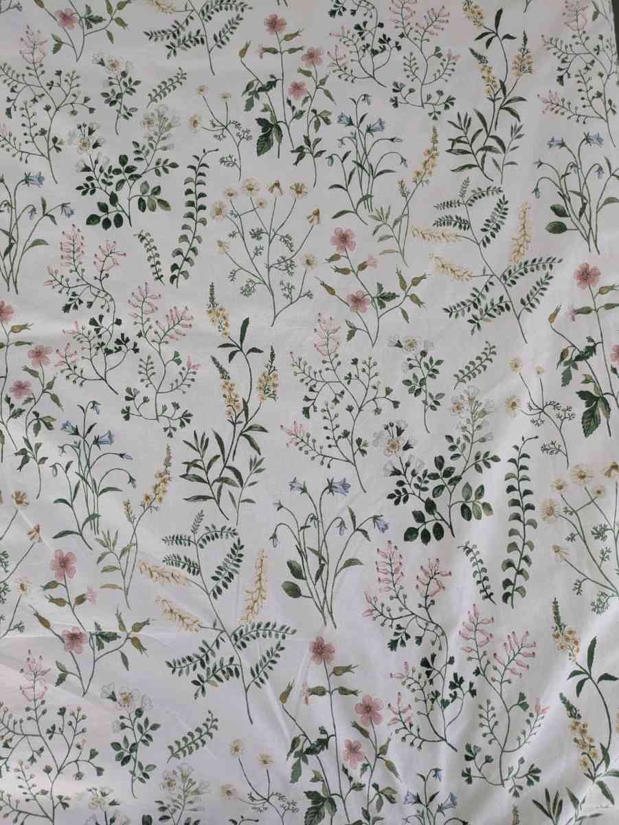 2 IKEA TIMJANSMOTT Duvet Covers and Pillowcases  Twin