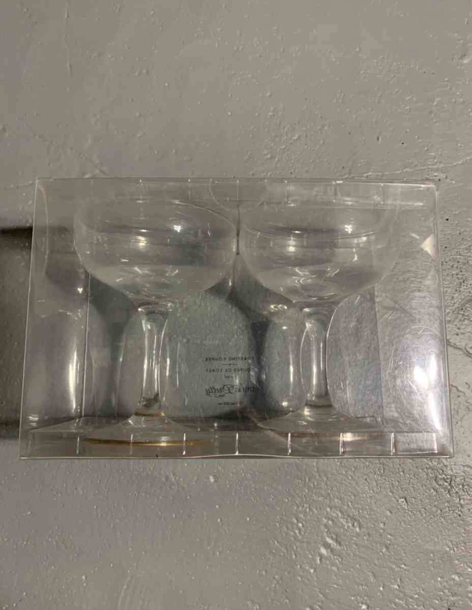 NEW  Style Me Pretty Bride  Groom Wedding Champagne Glasses