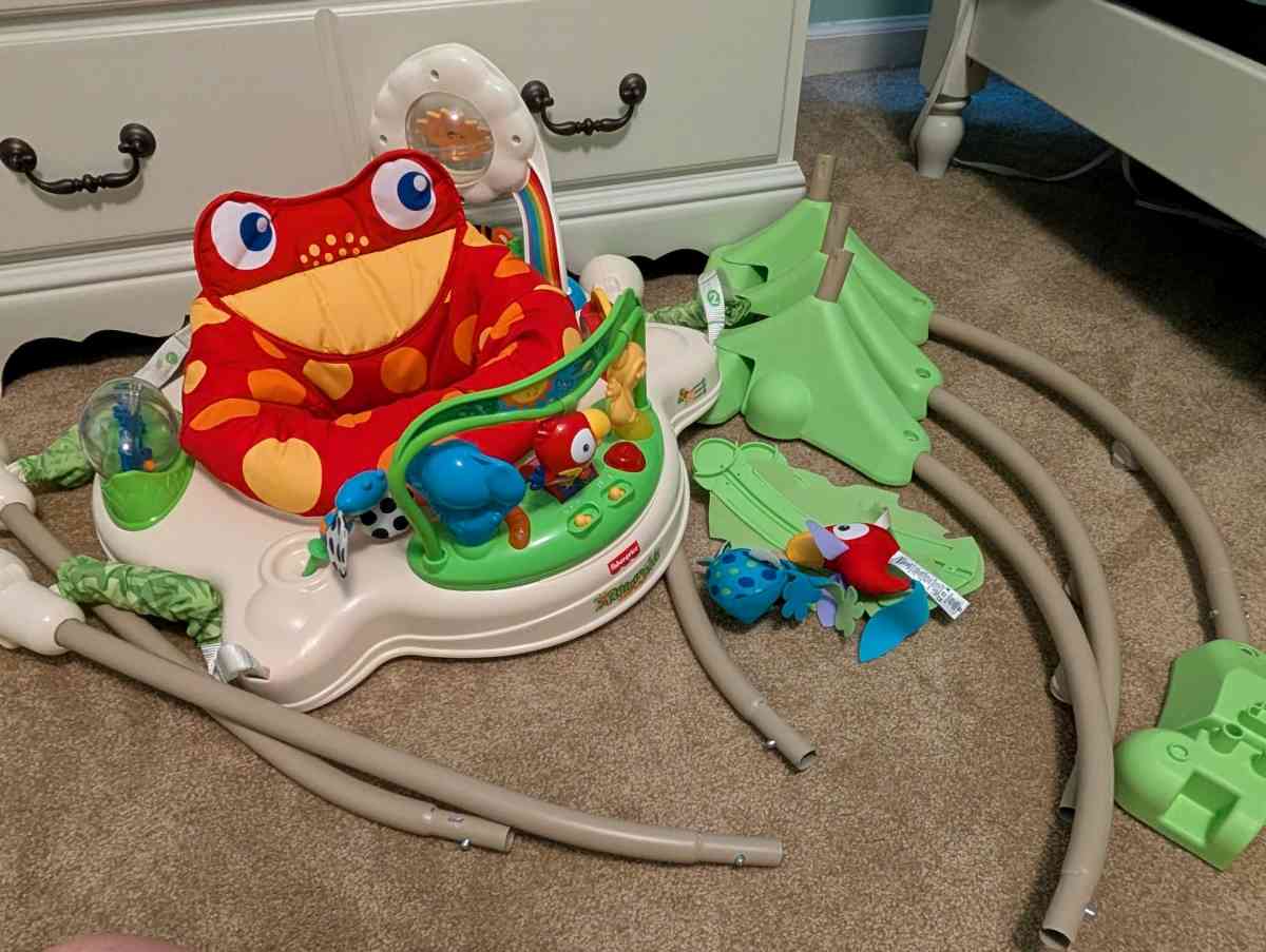 Fisher Price Rainforest Jumperoo Baby Bouncer