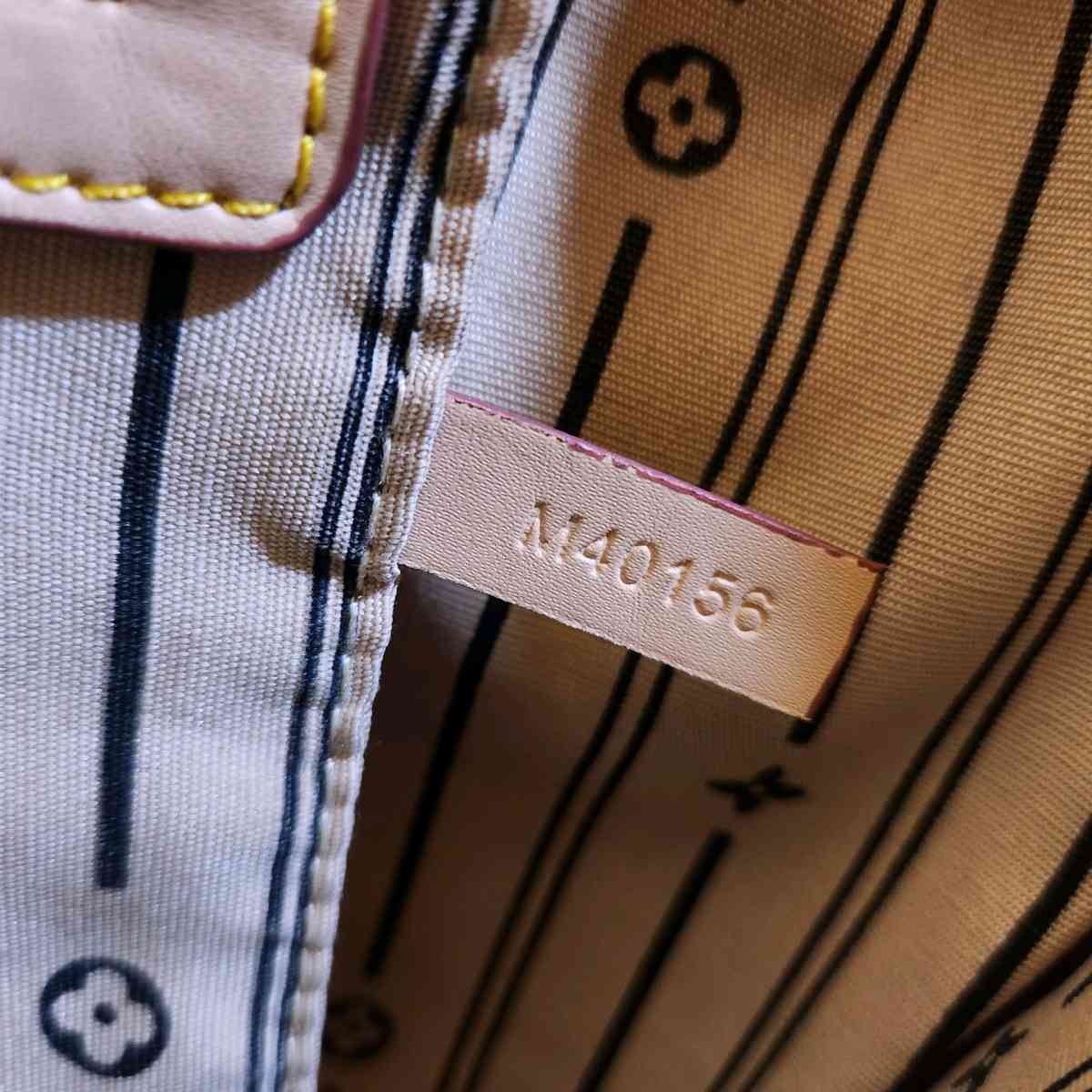 Louis Vuitton M40156 Neverfull MM Monogram Tote with rare ma