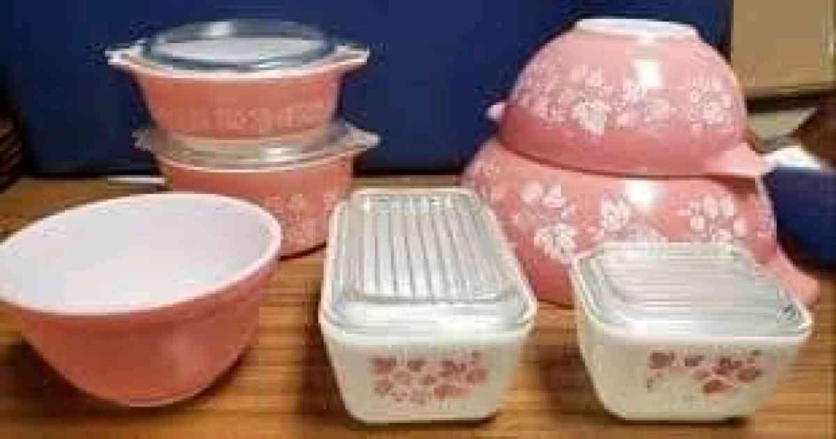 pink Pyrex vintage dishes