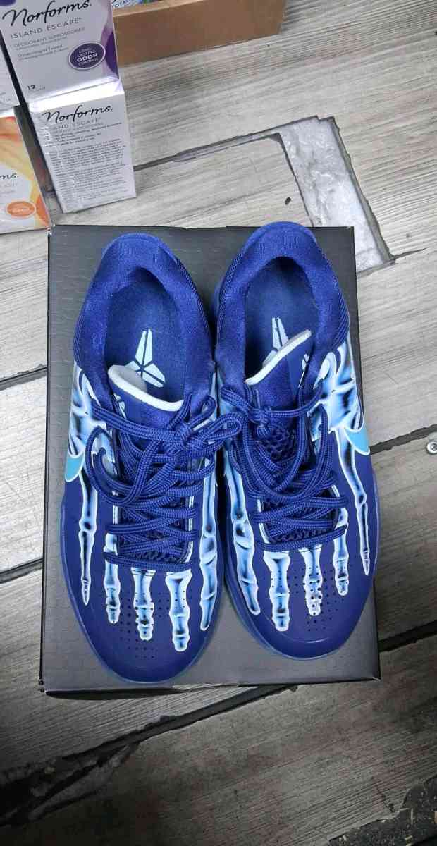 Kobe V Deep Royal
