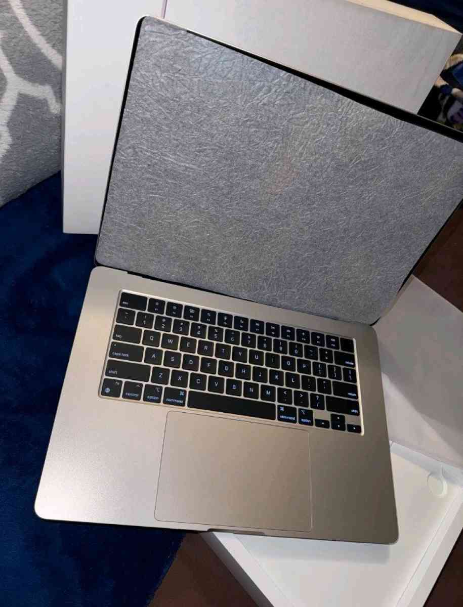 brand new 2024 MacBook air m3 15inch