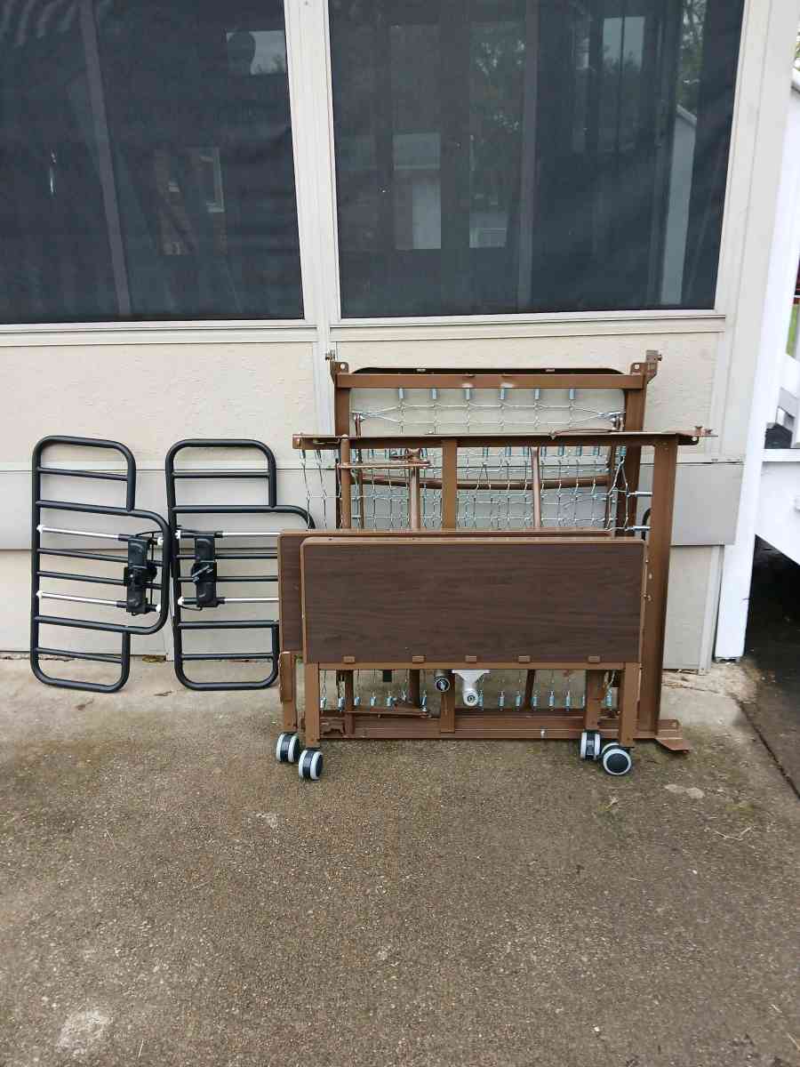 Electric adjustable bed with side boards