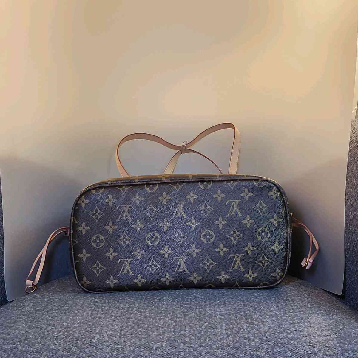 Louis Vuitton M40156 Neverfull MM Monogram Tote with rare ma