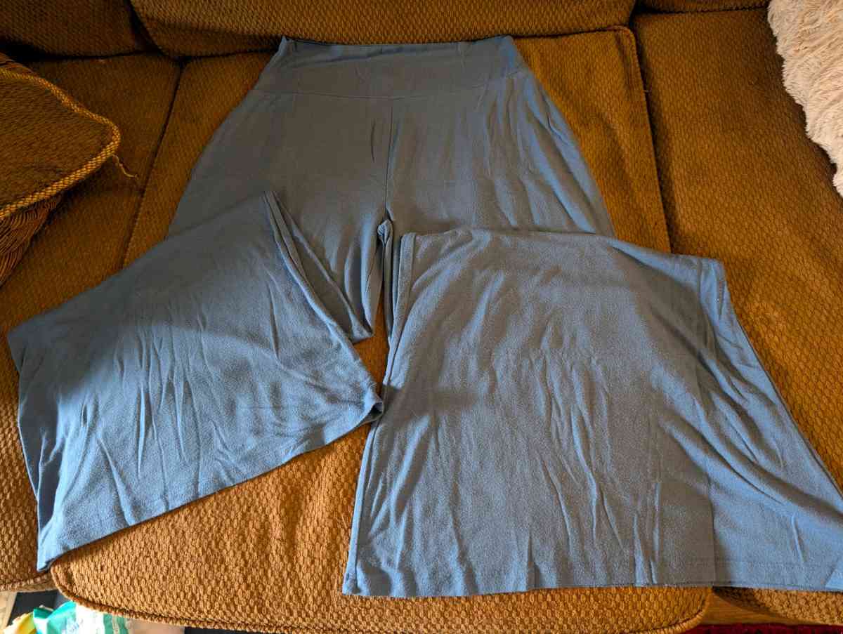 Blue and green largelegged pants