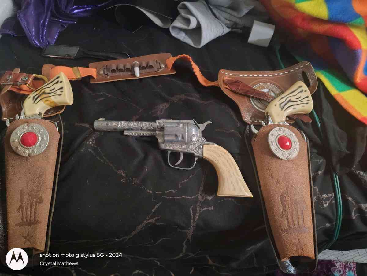 1950s ponyboy revolver cap guns