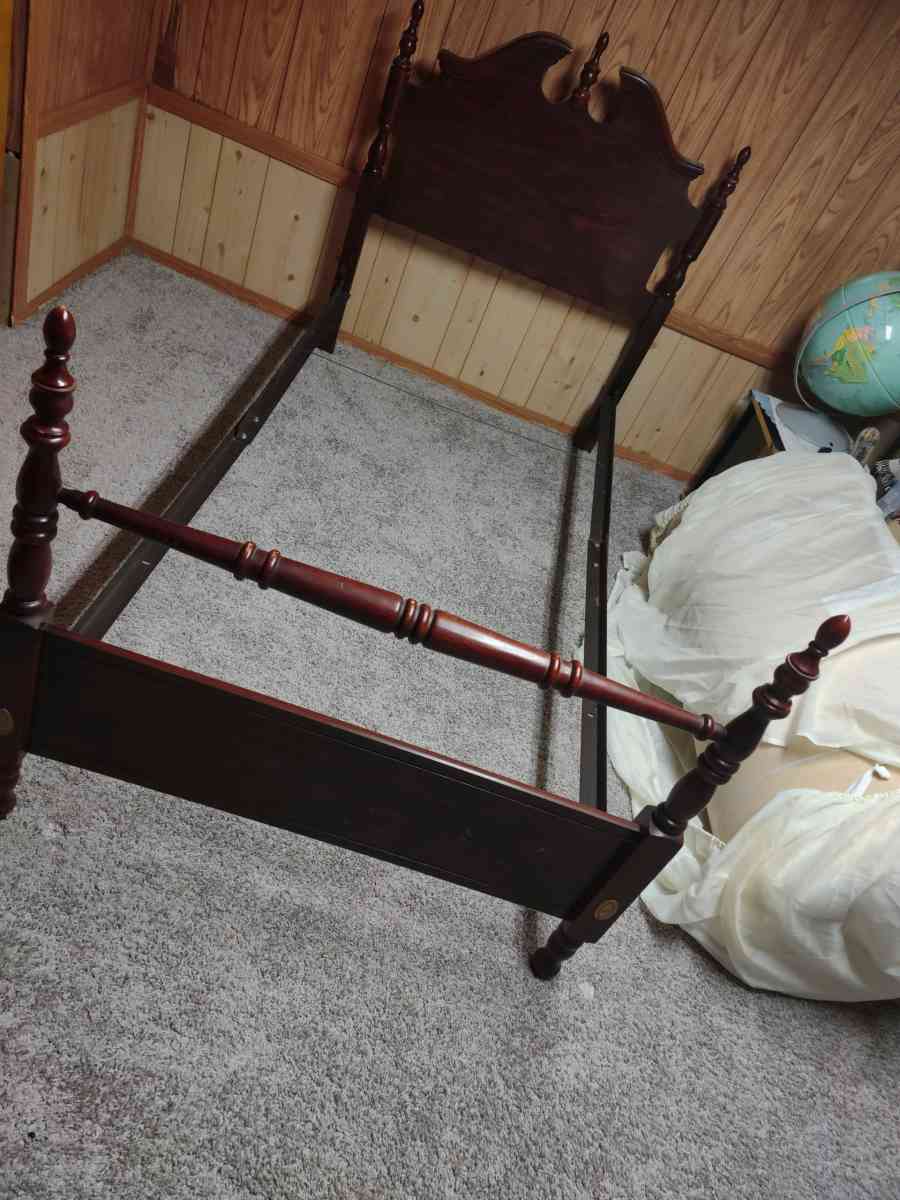 Twin Cherry Veneer bef