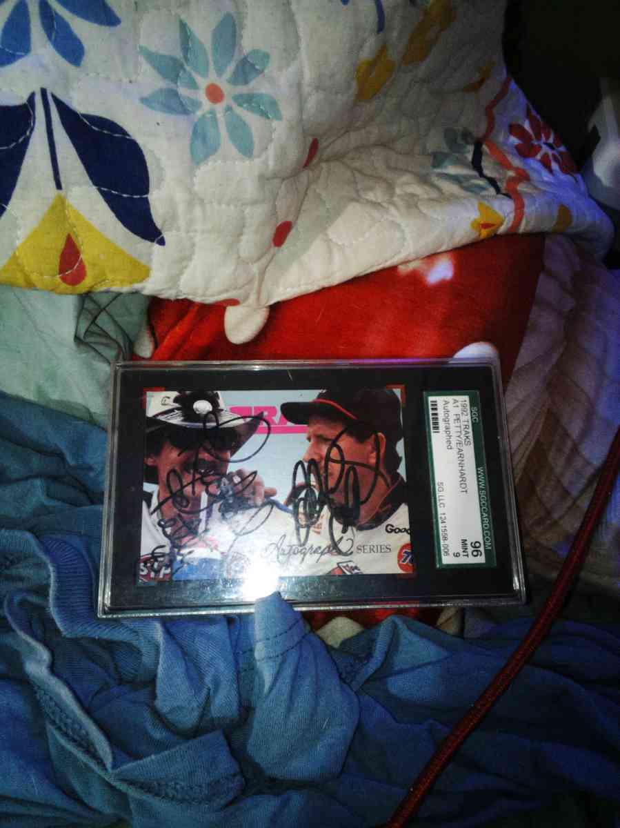 a autographed 1992 tracks Petty Earnhardt 96 mint card