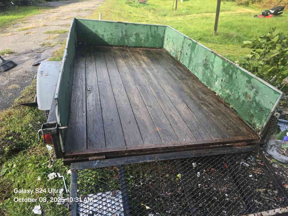 2012 5x8 Utility Trailer