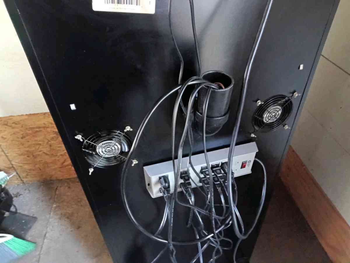 Super Closet Deluxe  Grow Cabinet