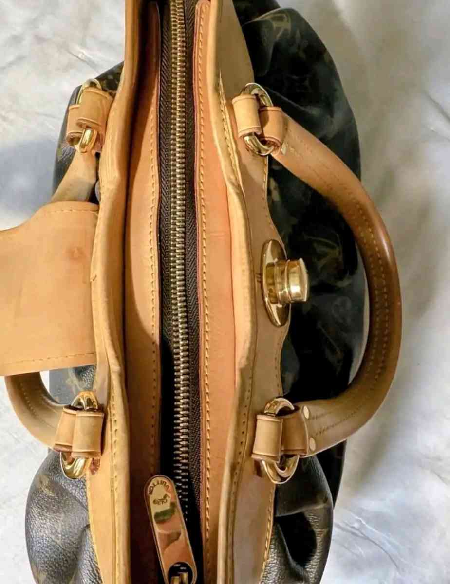 Vuitton BOETIE Handbag