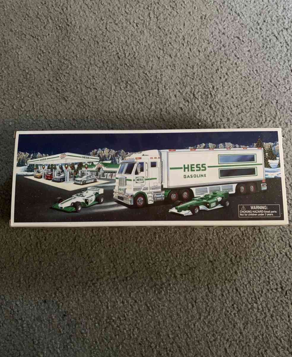 2003 Hess Truck w Pullback RACE CARS openbox see details bel
