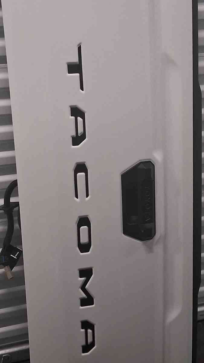 Toyota Tacoma Tailgate WHITE 2024 to 2025