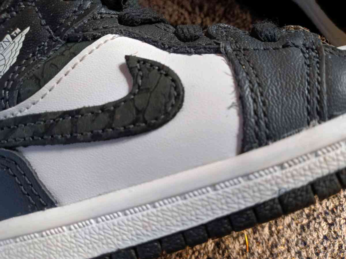 Air Jordan 1 Mid SE GS Panda Elephant infant sz 7