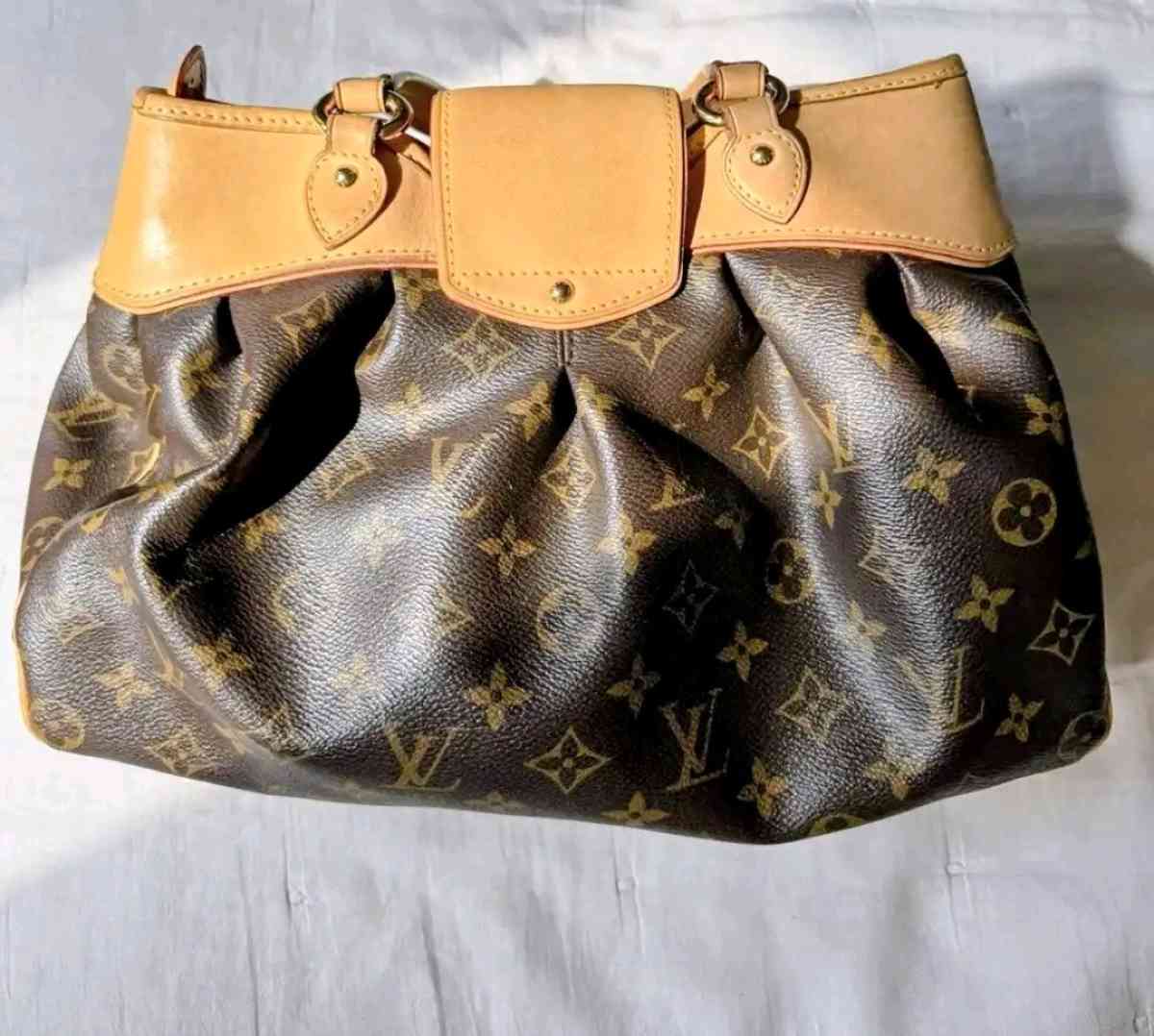 Vuitton BOETIE Handbag