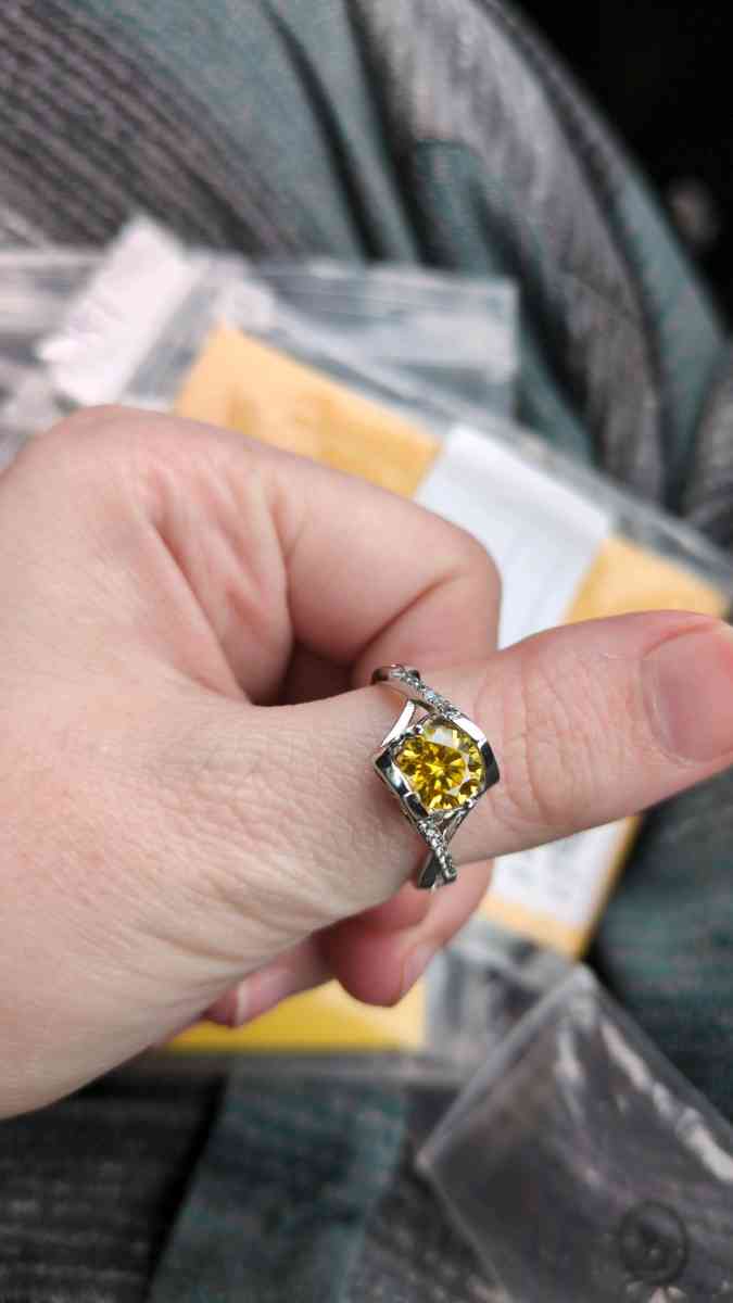 diamond ring in white gold