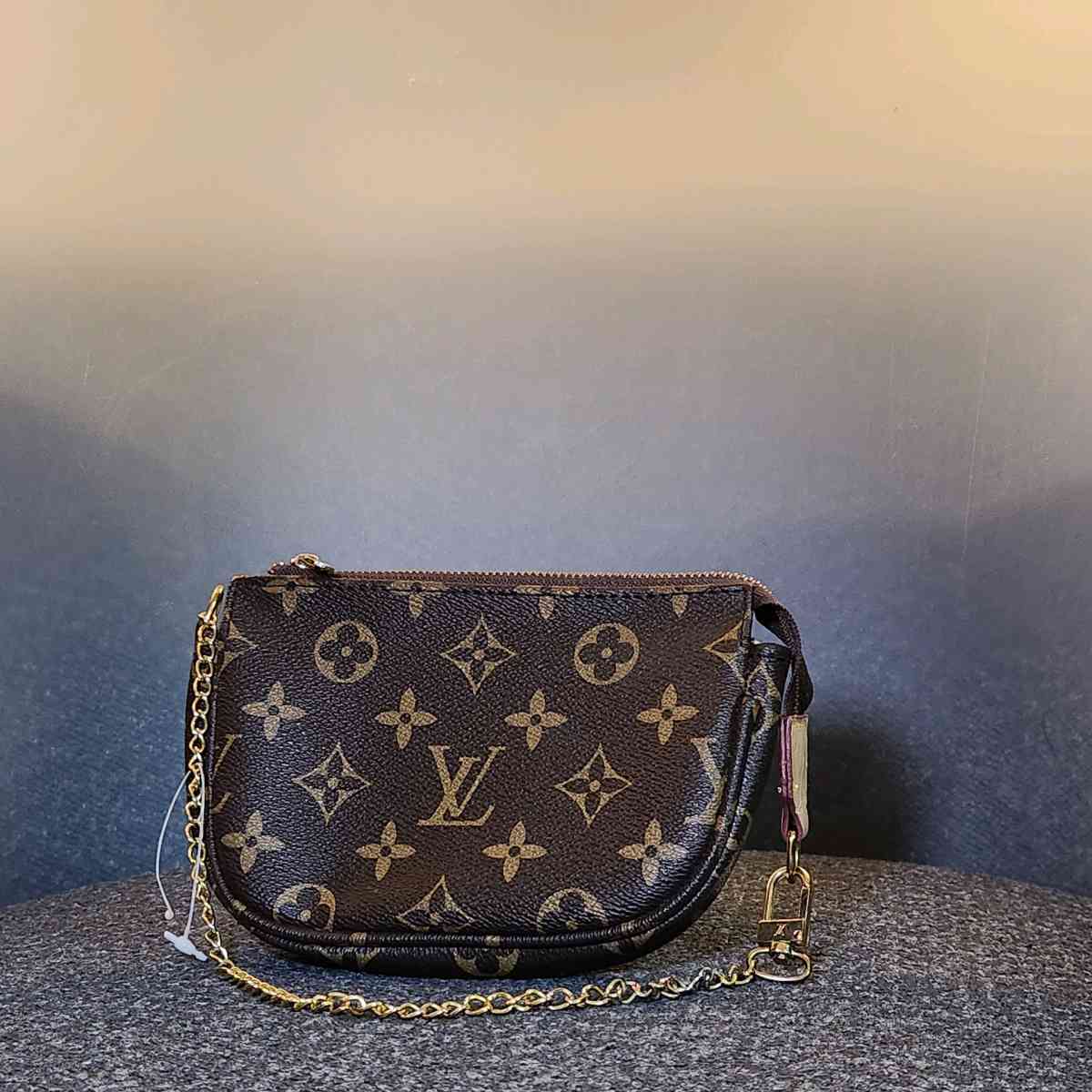 Louis Vuitton M40156 Neverfull MM Monogram Tote with rare ma