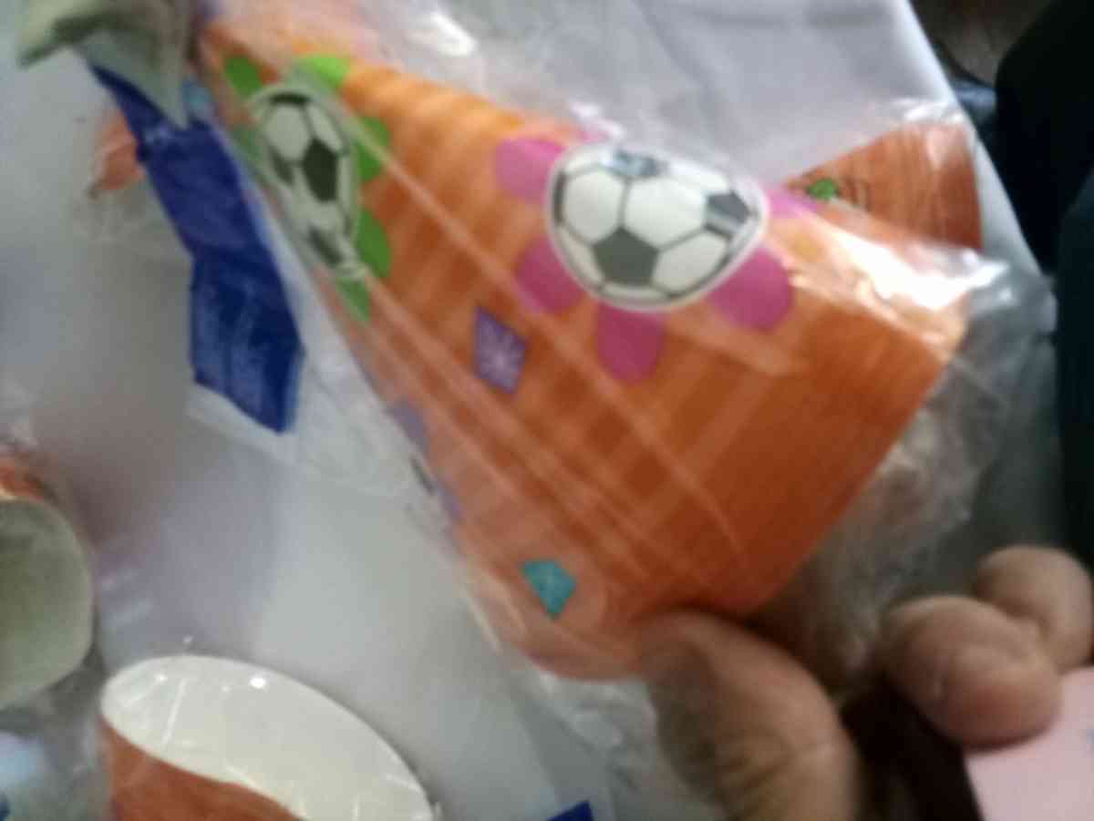 5x packs of 8 girl power party hats