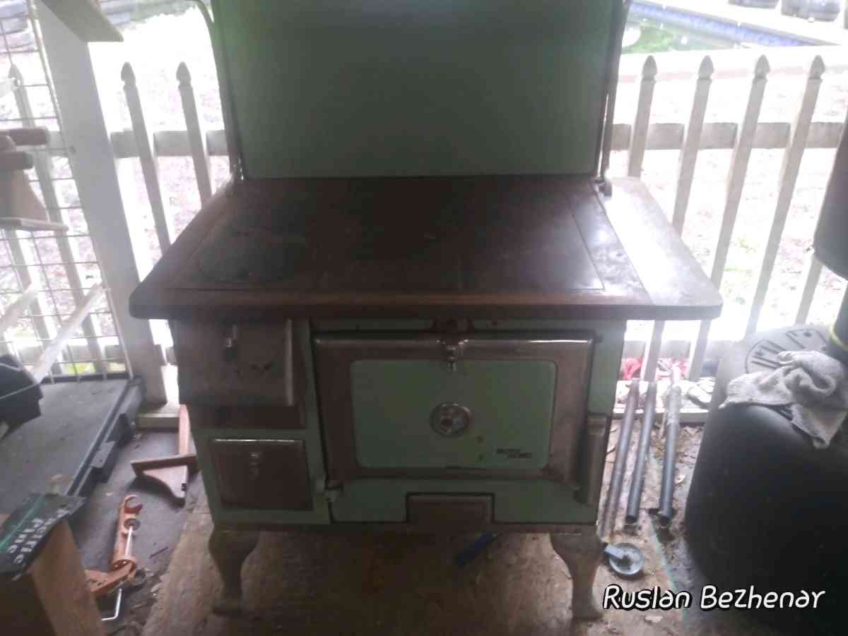wood burning kitchen stove